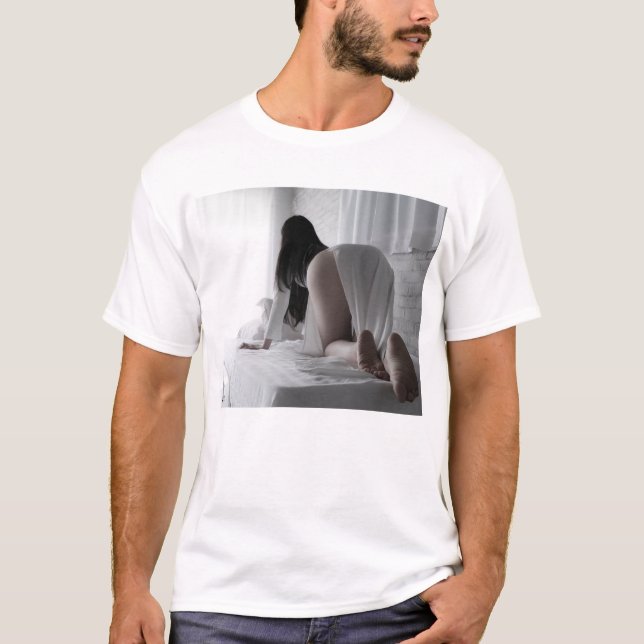 CAMISETA アオザイを着たモモ (Frente)