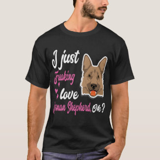 Camiseta 014 Eu Apenas Estraguei German shepherd De Amor OK