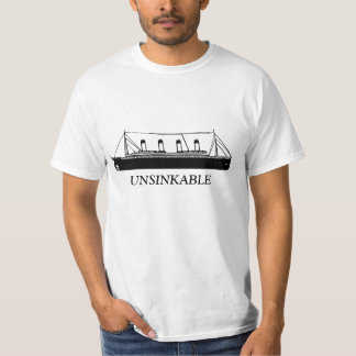 Camiseta 100 anos do titânico unsinkable