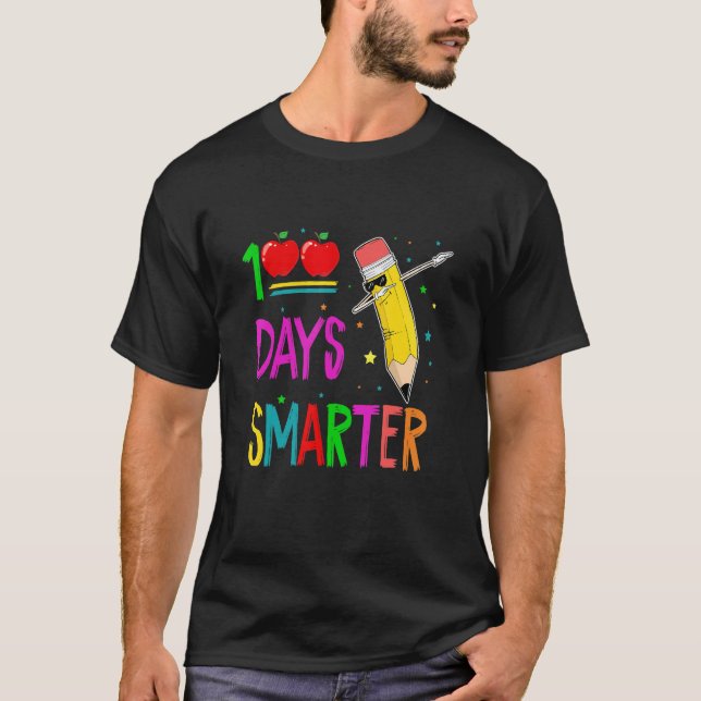 Camiseta 100 Days Smarter   Dabbing Crayons 100th Day Of Sc (Frente)