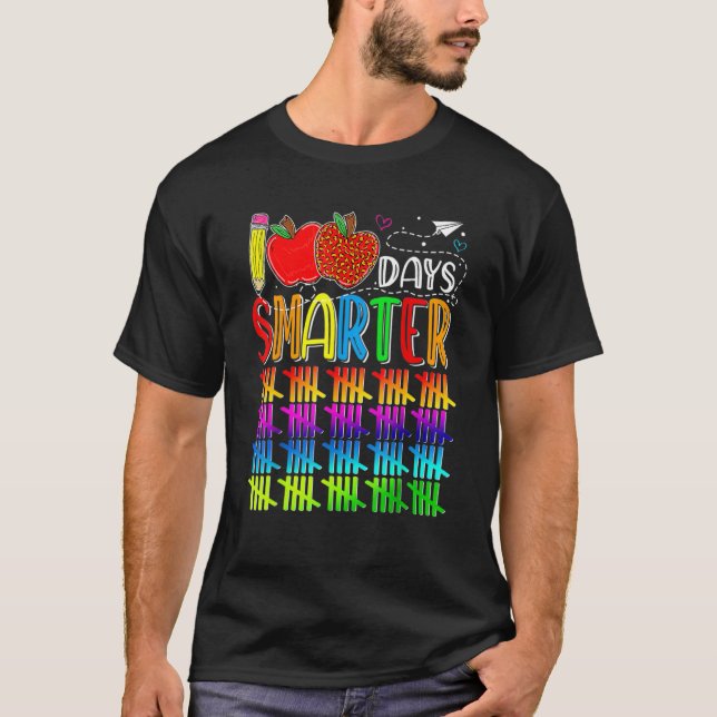 Camiseta 100 Days Smarter Happy 100th Day Of School Student (Frente)