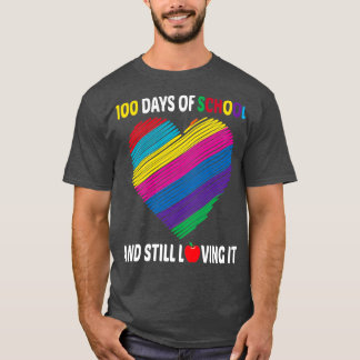 Camiseta 100 dias de escola e ainda a amando feliz primeiro