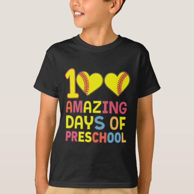 Camiseta 100 Dias Incríveis De Parabéns De Softbyll Da Pré- (Frente)