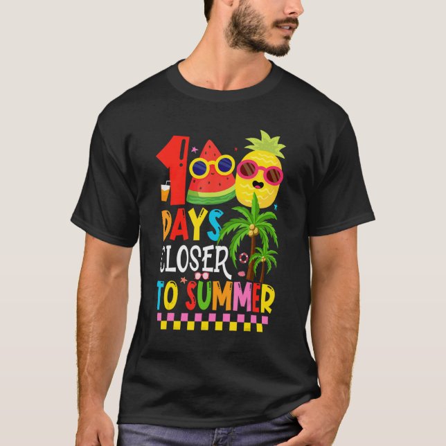 Camiseta 100 Dias Mais Perto Do Verão 100º Dia De Aula (Frente)