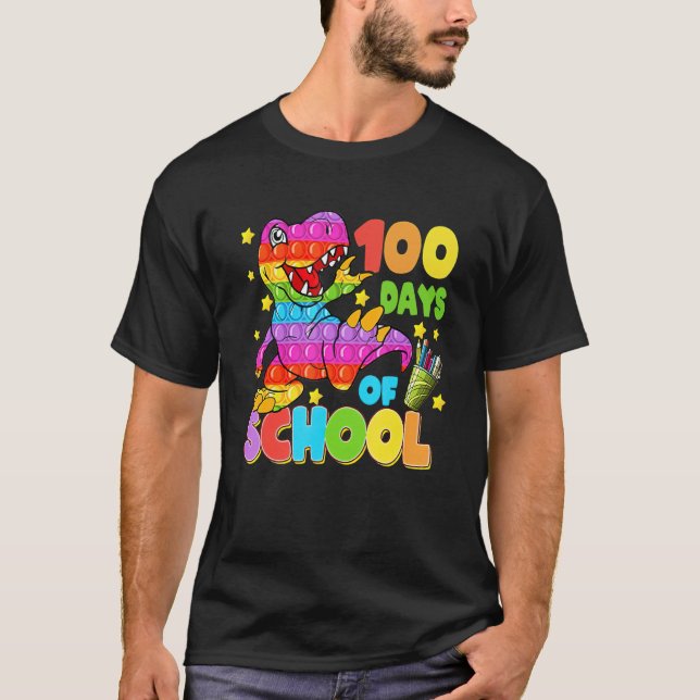 Camiseta 100th Day of School Teachers 100 Days Dino Pop Pin (Frente)