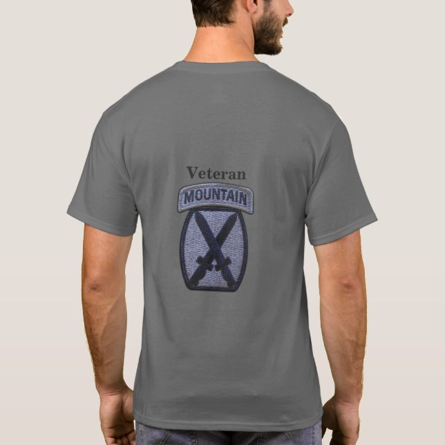 Camiseta 10.ª divisão montanhosa de veteranos do Fort Drum (Verso)