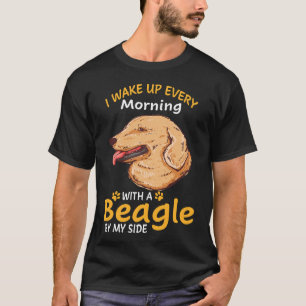 Camiseta 125 Eu acordo todas as manhãs com um Beagle ao meu