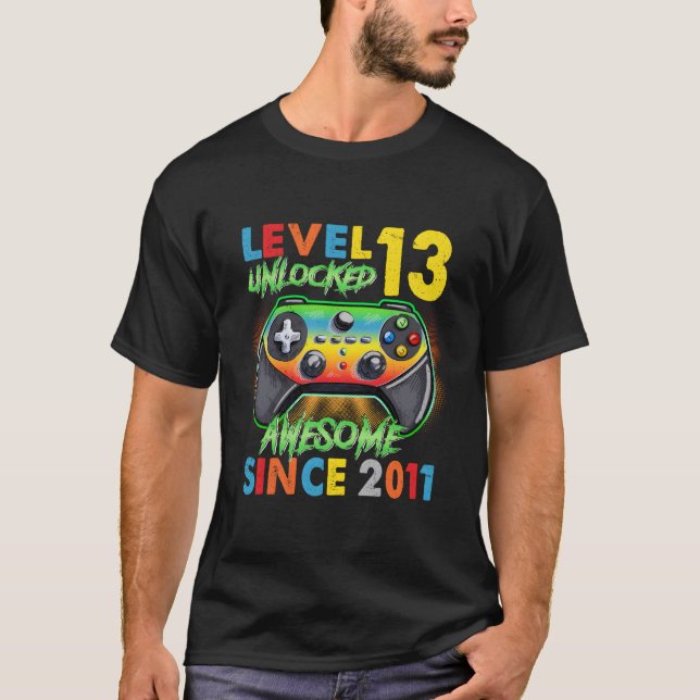 Camiseta 13 Birthday dá ao garoto nível 13 desbloqueado inc (Frente)
