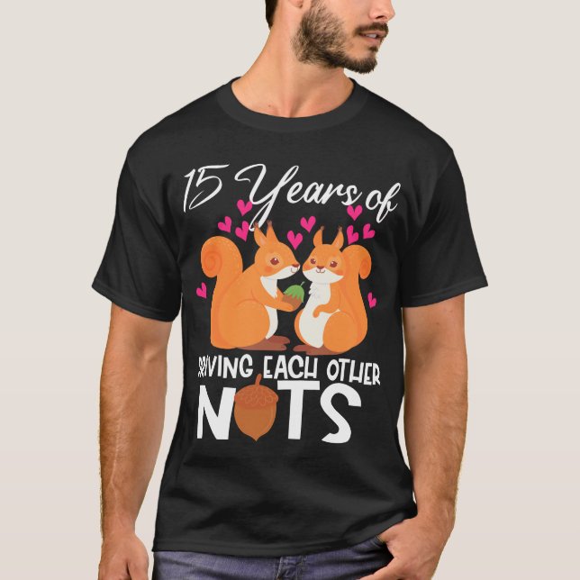 Camiseta 15 de Casamento Aniversário Engraçado Presente Qui (Frente)