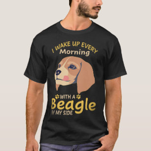 Camiseta 16 Eu acordo todas as manhãs com um Beagle ao meu