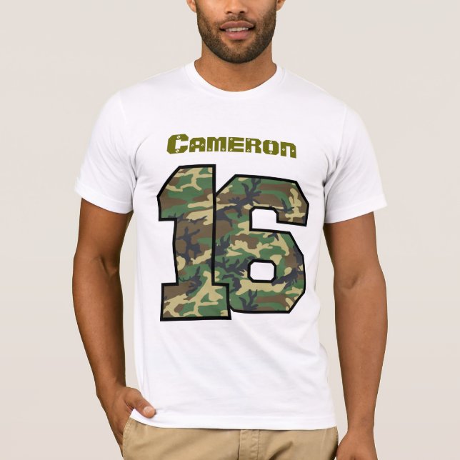 Camiseta 16o Aniversário Camo um nome feito sob encomenda (Frente)