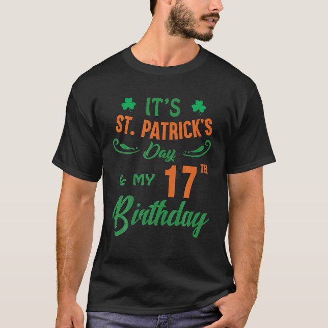 Camiseta 17Th Birthday St Patrick's Day Party Men Women 17 (Frente)
