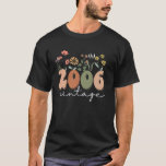 Camiseta 18 anos Vintage 2006 18th Birthday Tee Wildfl<br><div class="desc">Vintage de 18 anos 2006 18º aniversário Tee Wildflower Women</div>