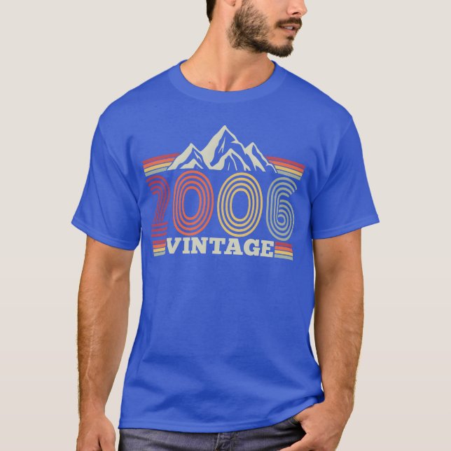 Camiseta 18th Birthday Vintage Mountains Hiking girl (Frente)