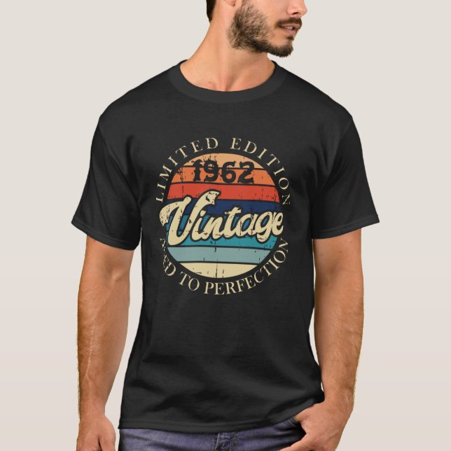 Camiseta 1962 Retro 60s and 70s Hippie Bday (Frente)