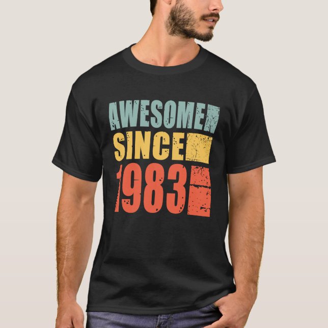 Camiseta 1983 Awesmpaço de aniversário desde 1983 (Frente)