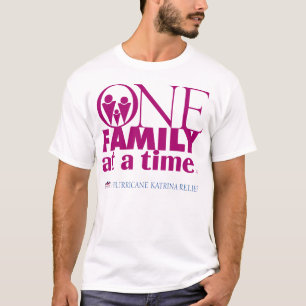 Camiseta 1 família em um t-shirt do tempo