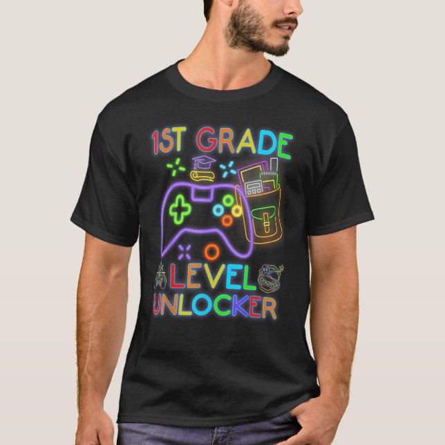 Camiseta 1st Grade Level Unlocked Neon Video Gamer Back to  (Frente)