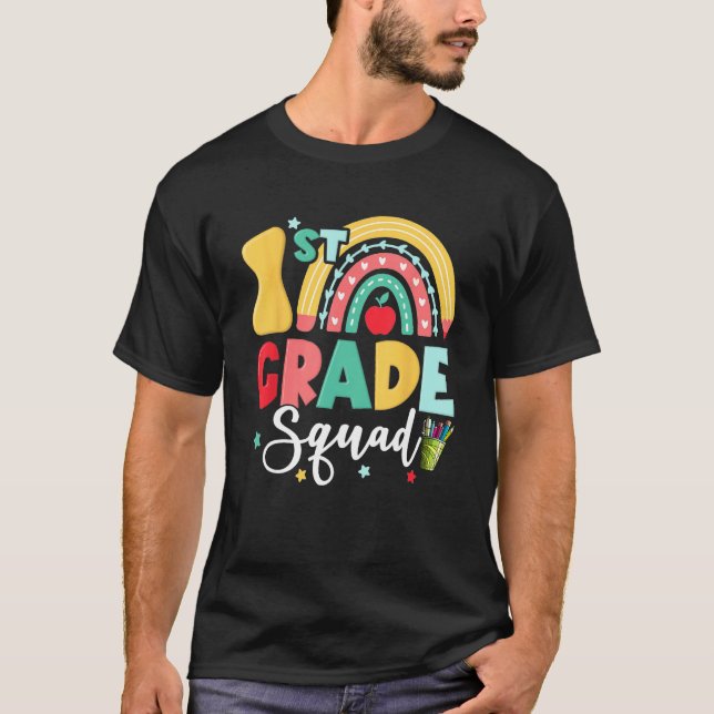Camiseta 1st Grade Squad Team Funny Back To School Girls Bo (Frente)