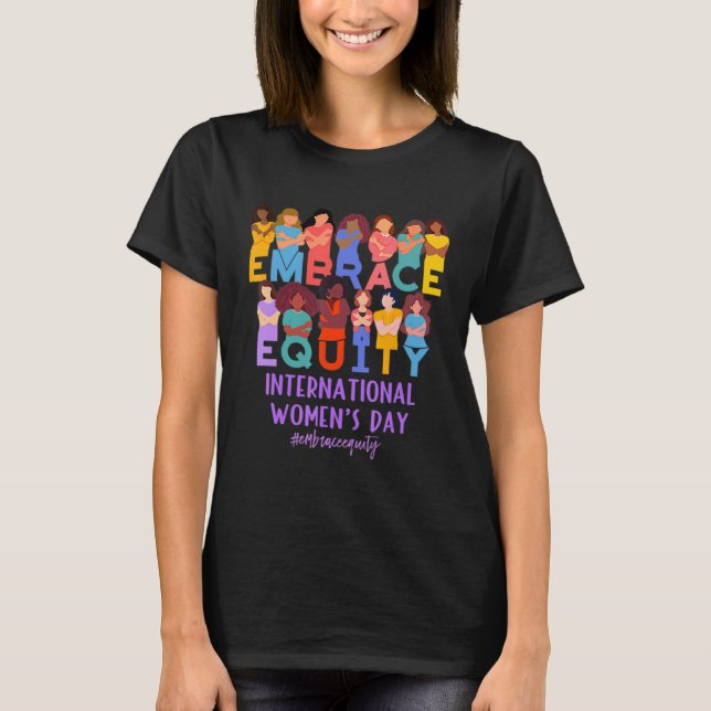 Camiseta 2023 International Women s Day IWD Embrace Equity (Frente)