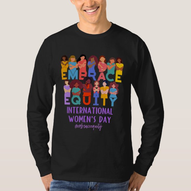 Camiseta 2023 International Women s Day IWD Embrace Equity (Frente)