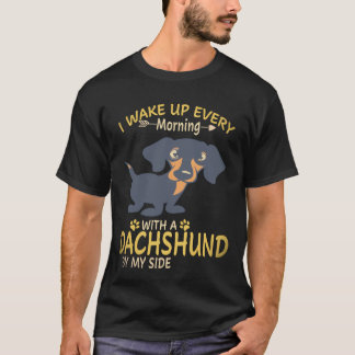 Camiseta 21 Eu acordo todas as manhãs com um Dachshund ao m
