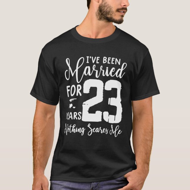 Camiseta 23 Anos De Casamento Com Casal Engraçado, 23 Anos (Frente)