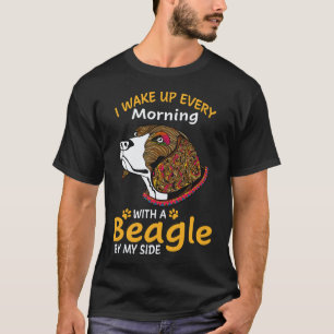 Camiseta 23 Eu acordo todas as manhãs com um Beagle ao meu