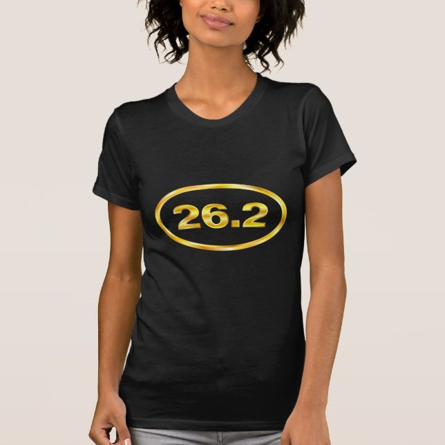 Camiseta 26,2 Oval Dourado da maratona (Frente)