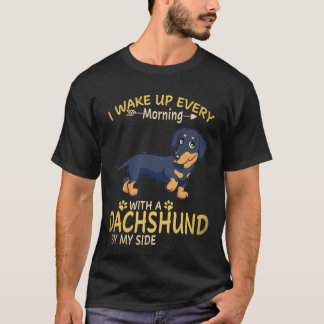 Camiseta 26 Eu acordo todas as manhãs com um Dachshund ao m