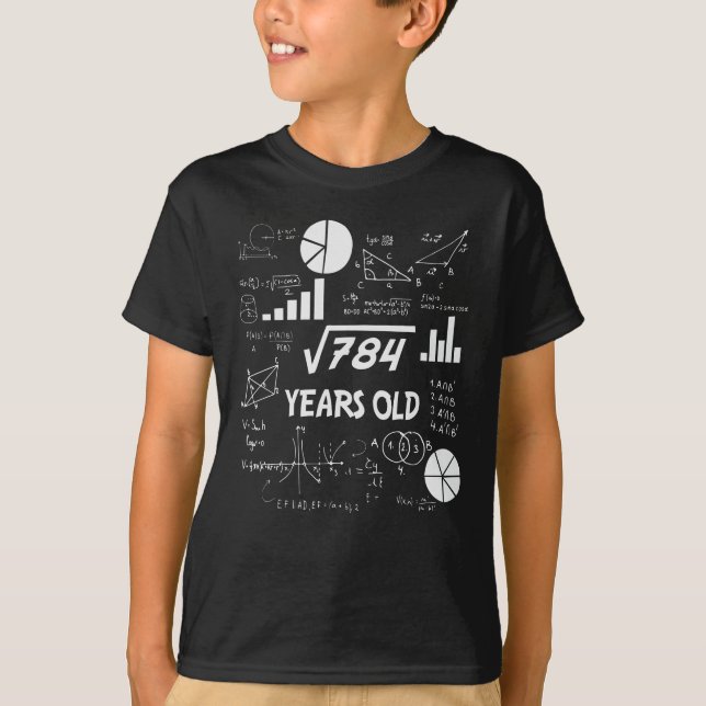 Camiseta 28th Birthday Square Root Math 28 Years Old Bday (Frente)