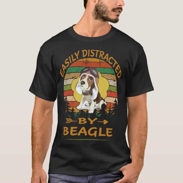 Camiseta 29 Facilmente Distraído Por Beagle (Frente)