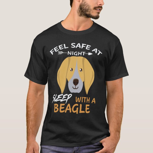 Camiseta 29 Sinta-se Seguro à Noite Dormindo Com Um Beagle (Frente)
