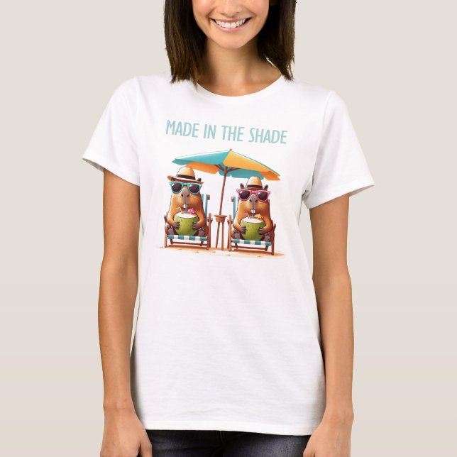 Camiseta 2 Capybaras com Pina Coladas Feitas na Sombra (Frente)