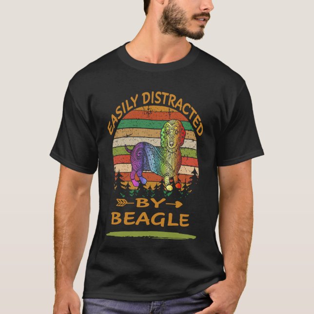 Camiseta 2 Facilmente Distraído Por Beagle (Frente)