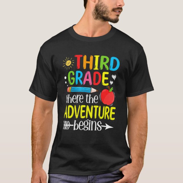 Camiseta 3º Grau Em Que A Aventura Começa Com Terceiro Estu (Frente)