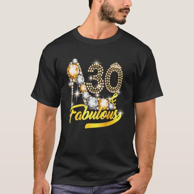 Camiseta 30 e Calçados Fabulosos de Diamond Crown aniversár (Frente)
