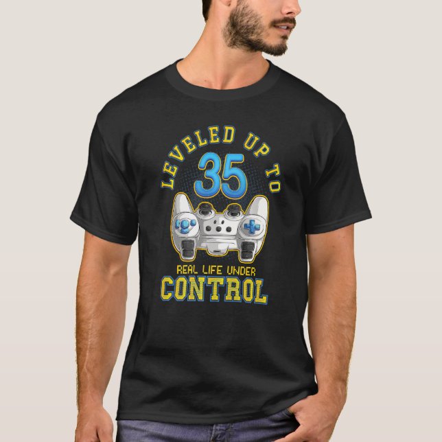 Camiseta 35º Aniversário Gamer Levou Até 35 Anos De Jogos (Frente)