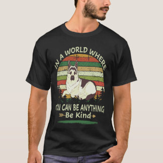 Camiseta 35 Em Um Mundo Onde Você Pode Ser Qualquer Coisa S