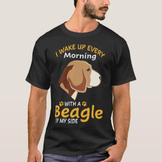Camiseta 35 Eu acordo todas as manhãs com um Beagle ao meu 