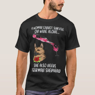 Camiseta 36 Uma Mulher Não Pode Sobreviver Só Com Vinho Ela