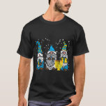 Camiseta 3 Gnomos Menorah judeu Hanukkah Chanukah Gardenin<br><div class="desc">3 Gnomos Menorah judeu Hanukkah Chanukah Gardening Gift</div>