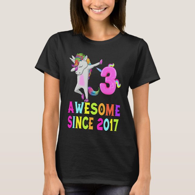 Camiseta 3 Meninas e Incríveis Desde 2017 Unicórnio Dabb (Frente)