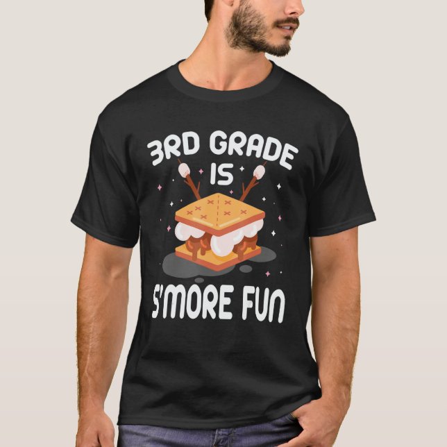 Camiseta 3rd Grade Is S'more Fun Back To School Teacher Kid (Frente)