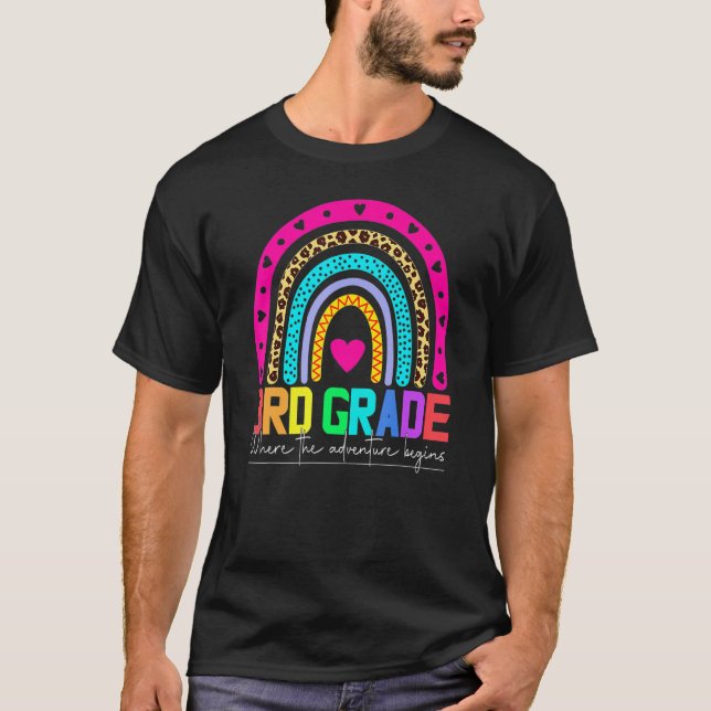 Camiseta 3rd grade rainbow leopard teacher team third grade (Frente)