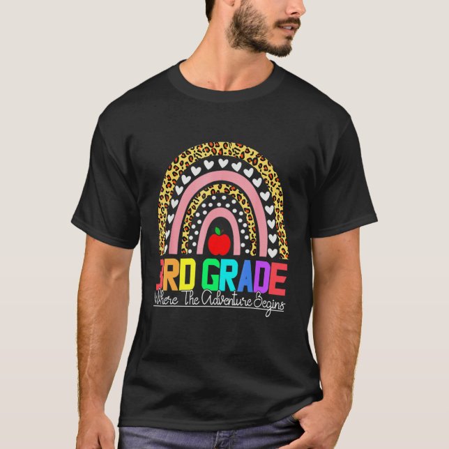 Camiseta 3rd grade rainbow leopard teacher team third grade (Frente)