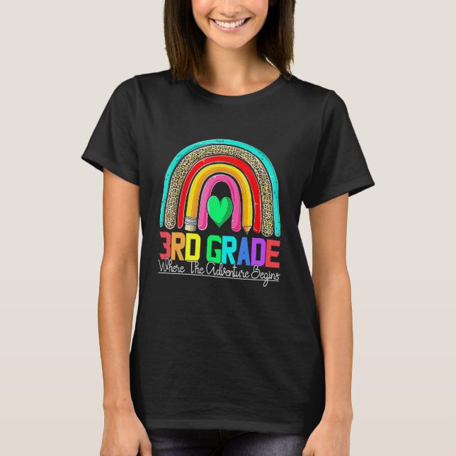 Camiseta 3rd grade rainbow leopard teacher team third grade (Frente)