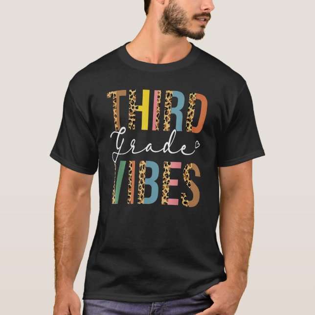 Camiseta 3rd Grade Teacher Back To School  Third Grade Vibe (Frente)