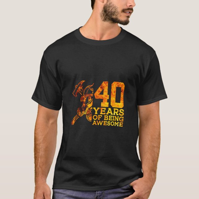 CAMISETA 40 ANOS DE SER INCRÍVEL EM BIRTHDA 40 (Frente)