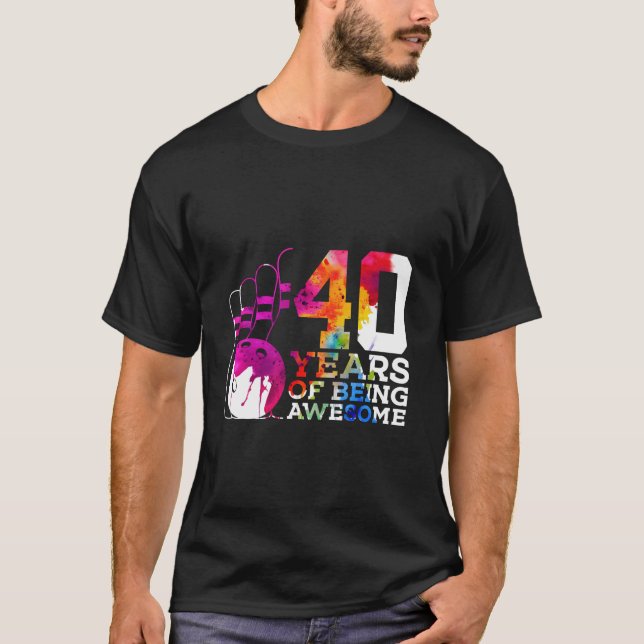 CAMISETA 40 ANOS DE SER UMA ANIVERSÁRIO DE 40 ANOS BOLICHE  (Frente)